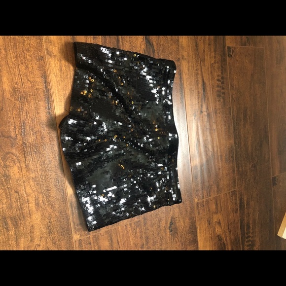 Express sparkly shorts - Picture 4 of 4